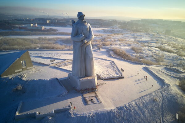 Памятник защитникам Заполярья в Мурманске